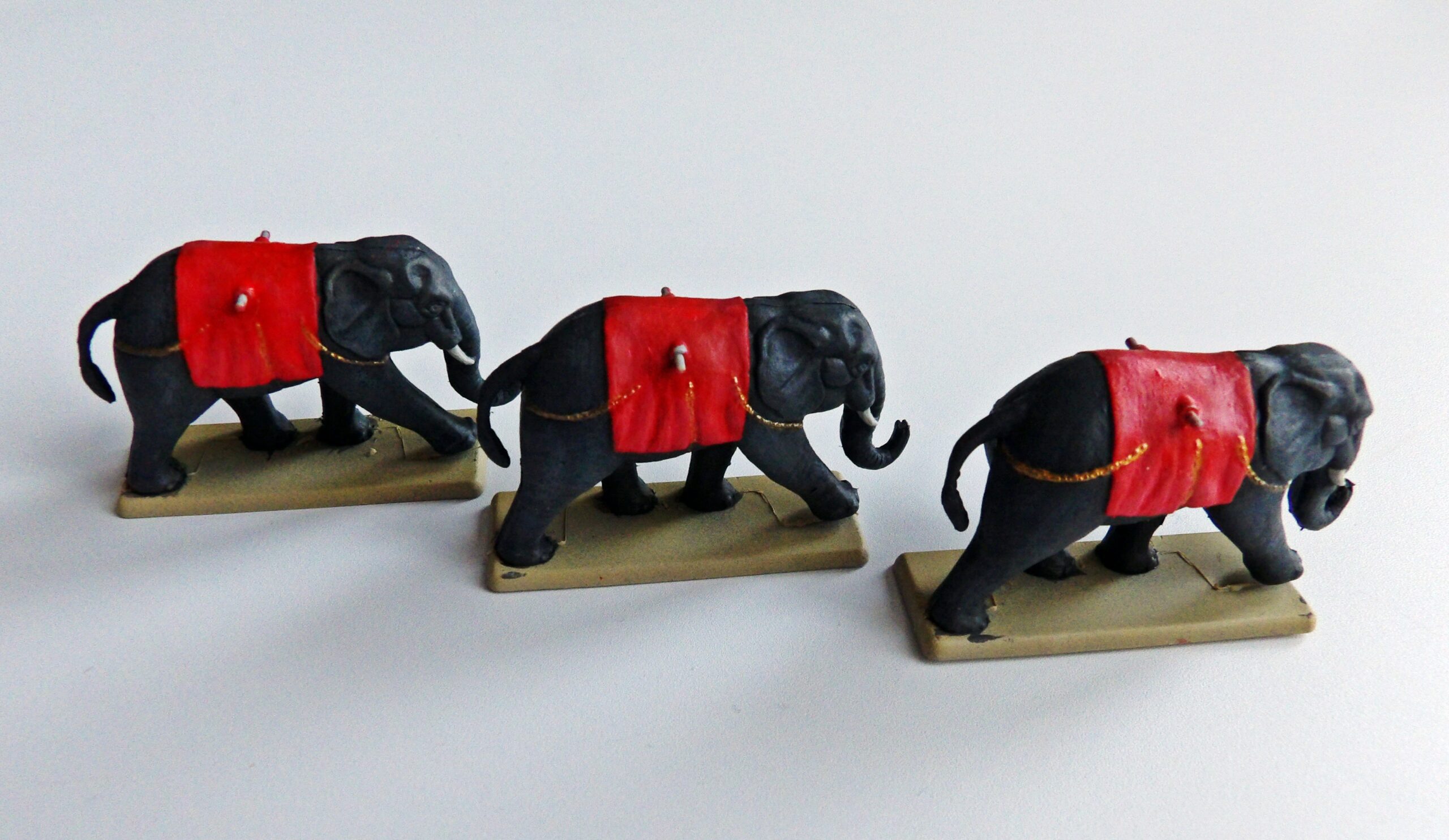 HaT Miniatures 1/32 WAR ELEPHANT WITH DRIVER Figure Set
